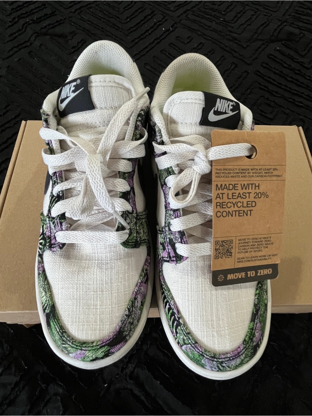 Nike Dunk Low - Picture 2 of 11